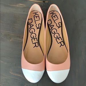 Kelsi Dagger Janice Peach & White Flats